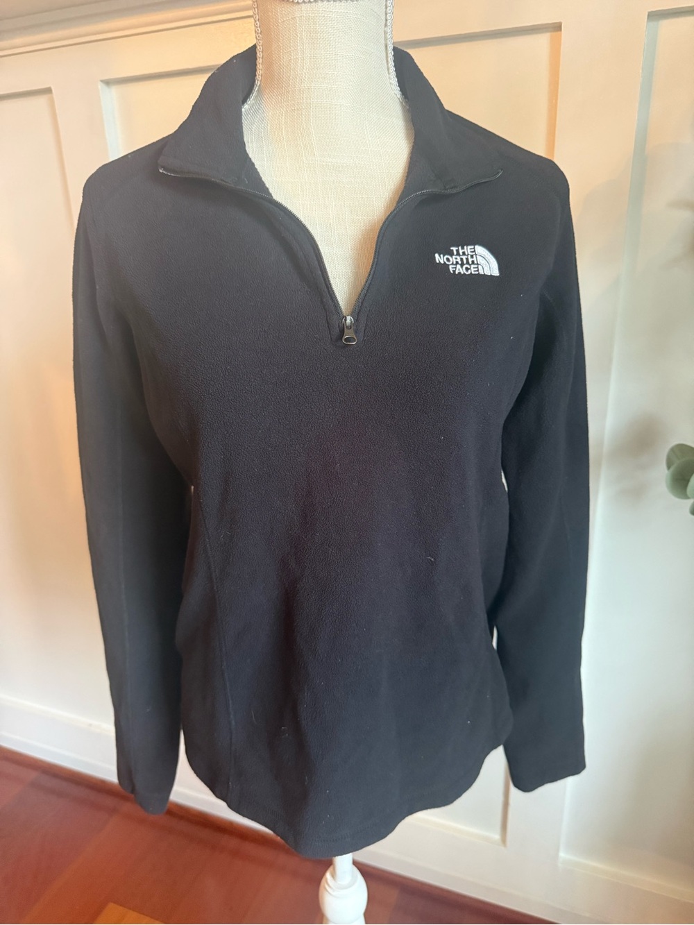 The North Face Women's Black Half-Zip Fleece Pullover M